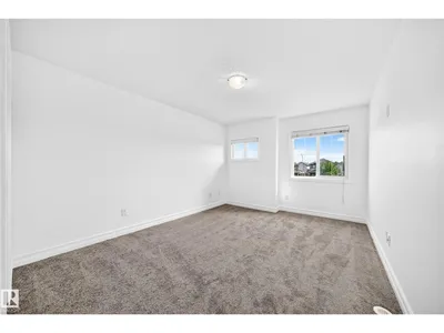 16524 135 ST NW photo 33