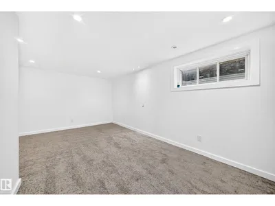 16524 135 ST NW photo 38