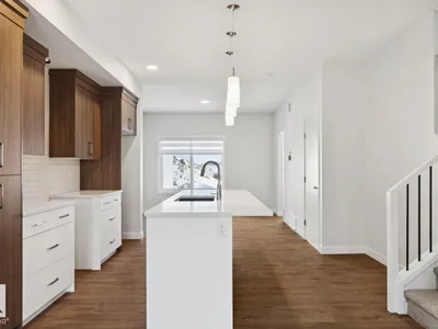 1081 BERG PL photo 6