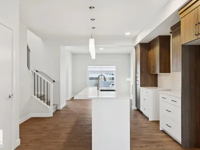 1081 BERG PL photo 9