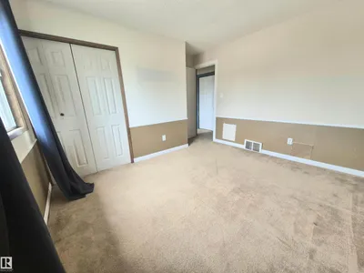 3801 33 AV photo 19