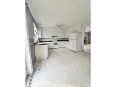 3801 33 AV photo 10