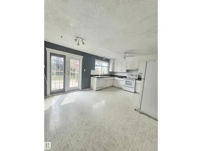 3801 33 AV photo 9