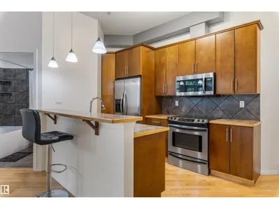 #105 10531 117 ST NW photo 8