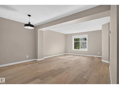 #22 8304 11 AV SW photo 7