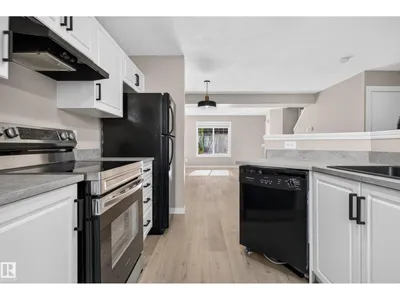 #22 8304 11 AV SW photo 12