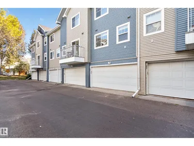 #22 8304 11 AV SW photo 4