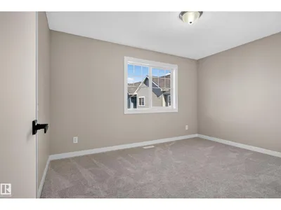 #22 8304 11 AV SW photo 29