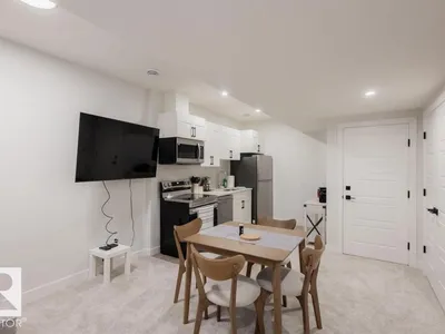 22519 88 AV NW photo 16