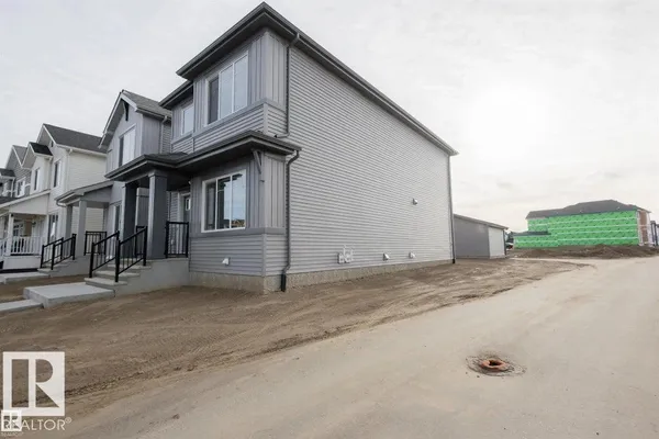 22519 88 AV NW photo 2