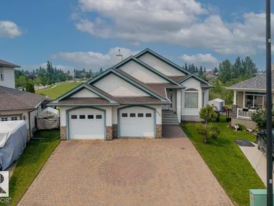 215 WESTERRA PT photo 4