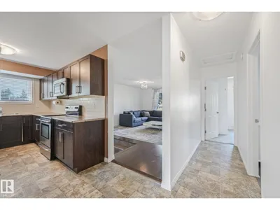 3963 57 ST NW photo 12
