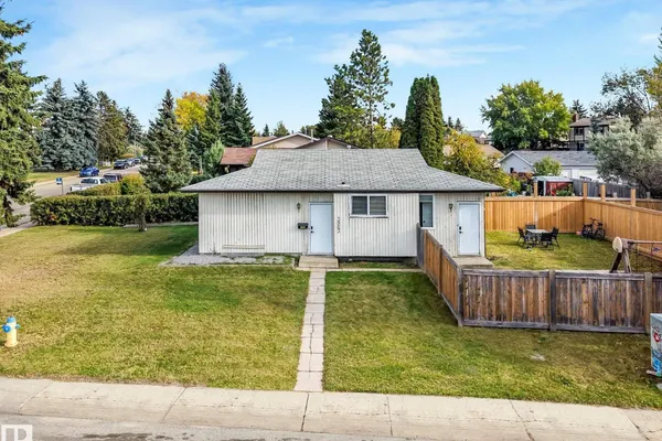 3963 57 ST NW photo 2