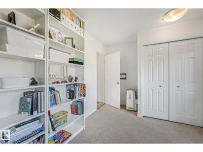 3963 57 ST NW photo 26