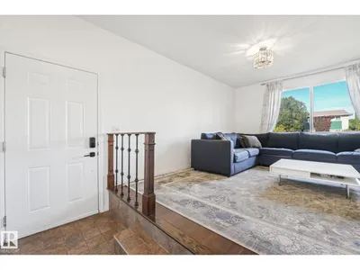 3963 57 ST NW photo 7