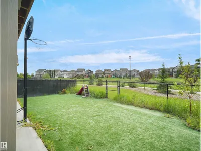 4615 175 AV NW photo 11
