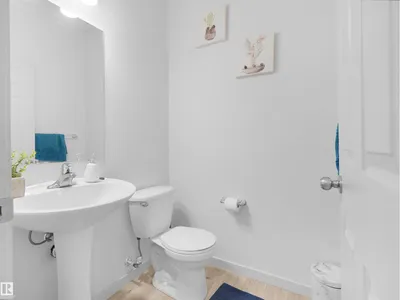 4615 175 AV NW photo 17