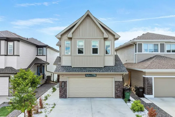 4615 175 AV NW photo 2