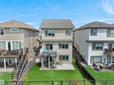 4615 175 AV NW photo 7