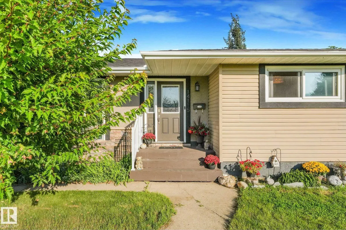14115 70 ST NW exterior
