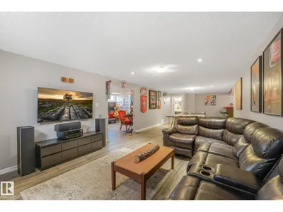 14115 70 ST NW photo 38
