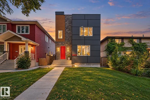 8922 77 AV NW photo 2