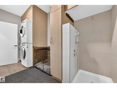 8922 77 AV NW photo 20