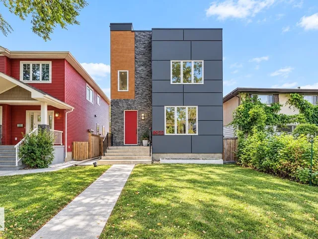 8922 77 AV NW, Edmonton