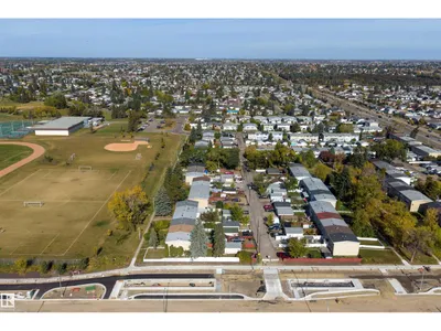13223 85 ST NW photo 29
