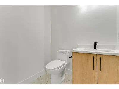 261 Linden LO photo 16
