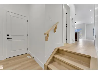 261 Linden LO photo 17