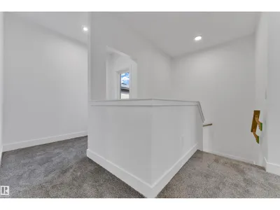 261 Linden LO photo 19