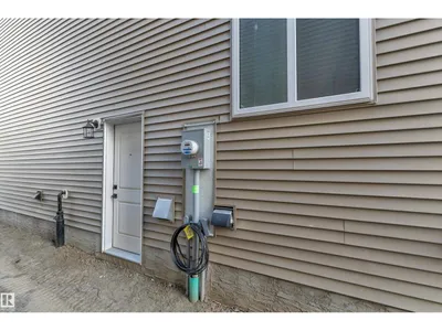 247 Linden LO photo 38