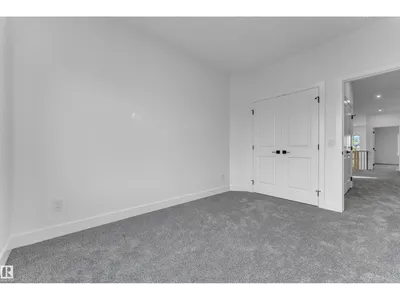 247 Linden LO photo 36