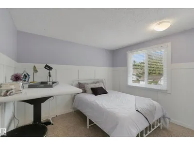 4528 35 AV NW photo 27