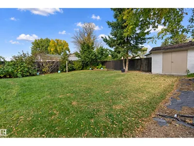 4528 35 AV NW photo 39