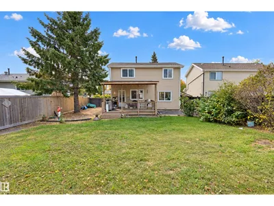 4528 35 AV NW photo 40