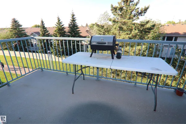 #421 6720 158 AV NW photo 3