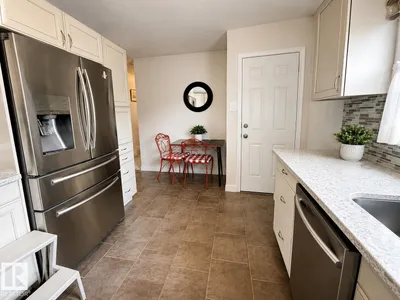 10315 44 ST NW photo 4