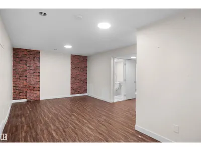 3863 170 AV NW photo 38