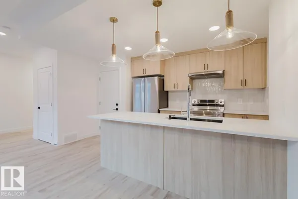 #3 16231 19 AVENUE SW photo 3