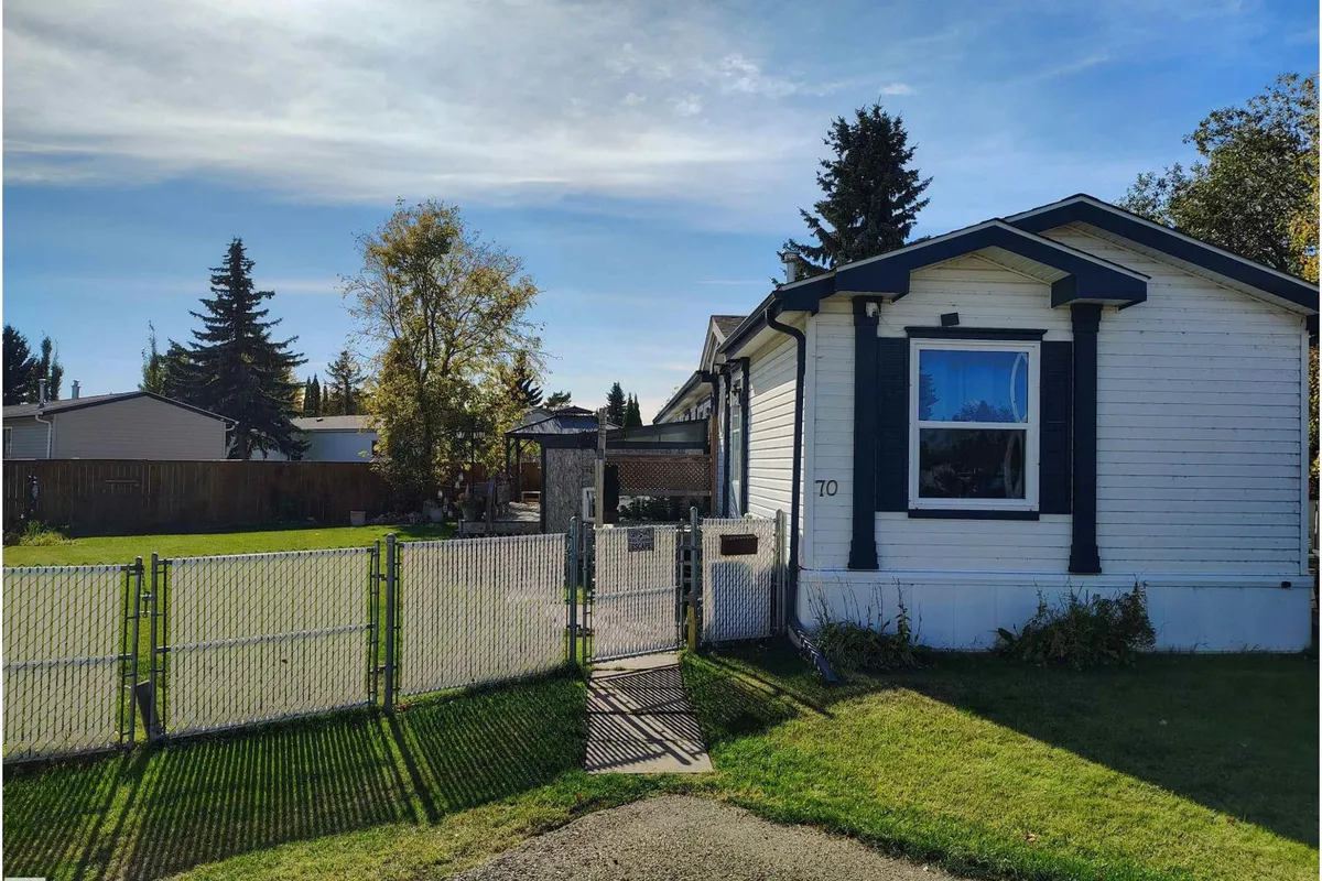 70 Evergreen Mobile Park NW exterior