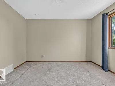 3740 60 ST NW photo 25