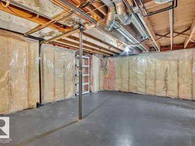 3740 60 ST NW photo 34