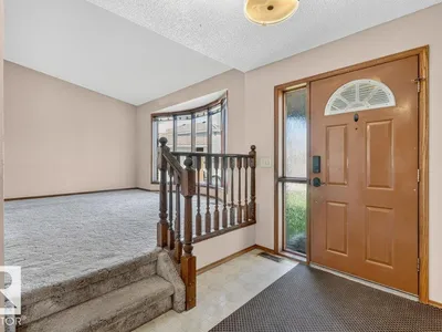 3740 60 ST NW photo 5