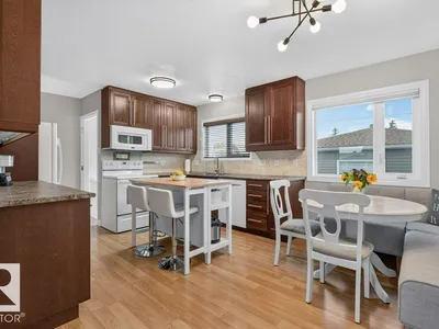 5412 90A AV NW photo 15