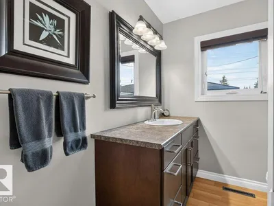 5412 90A AV NW photo 24