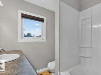 5412 90A AV NW photo 25