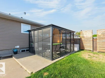 5412 90A AV NW photo 37
