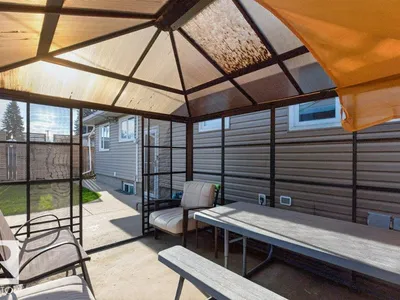 5412 90A AV NW photo 42
